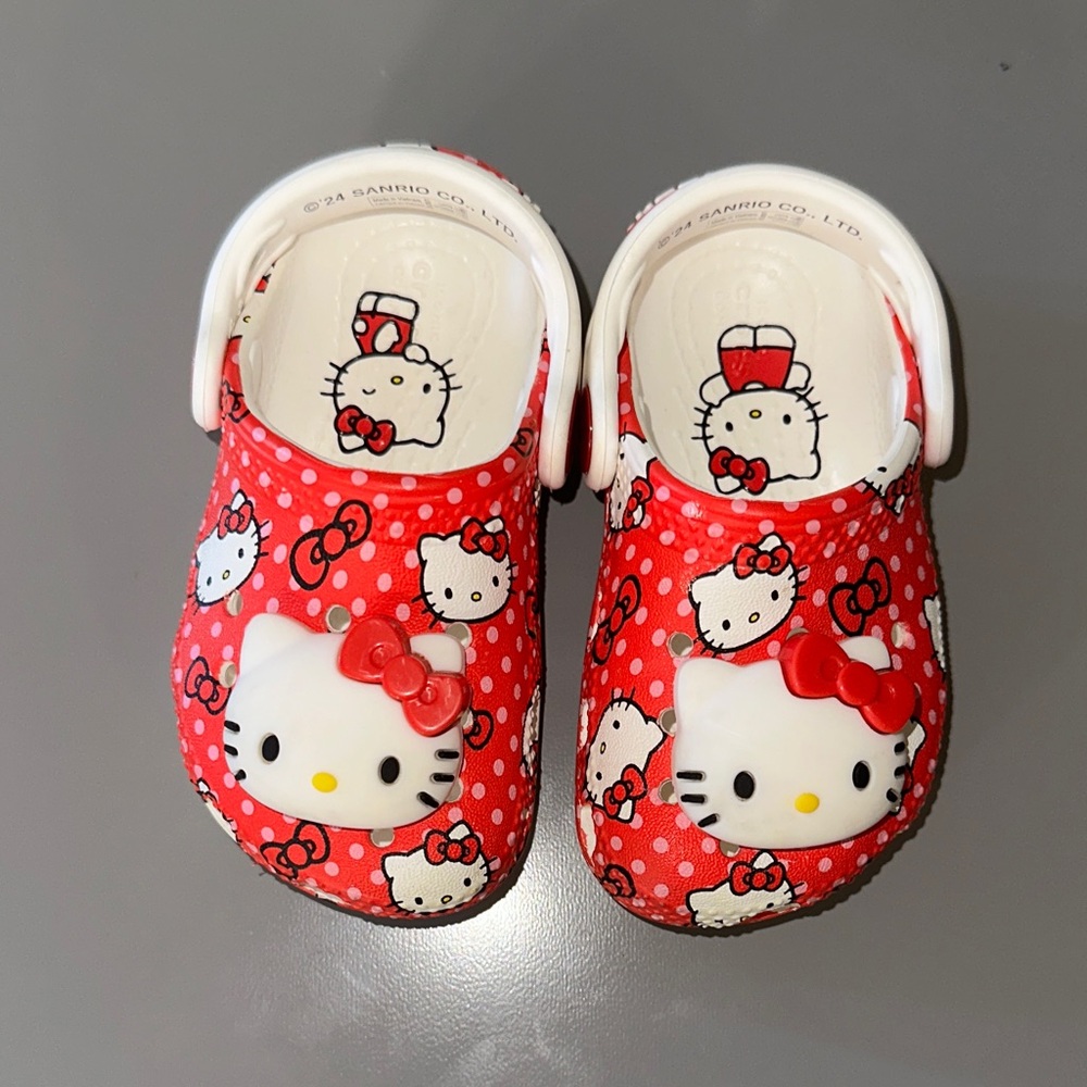 Hello Kitty Polka Dot Red Kids Slipper crocs